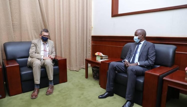 مسؤول أممي يبحث في الخرطوم تشكيل آليات تنفيذ إتفاق سلام السودان