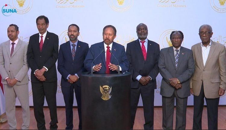 قيادي بالحرية والتغيير يكشف معلومات مثيرة عن مبادرة اعفاء ديون السودان ويطالب بفرض ضرائب على الاتصالات