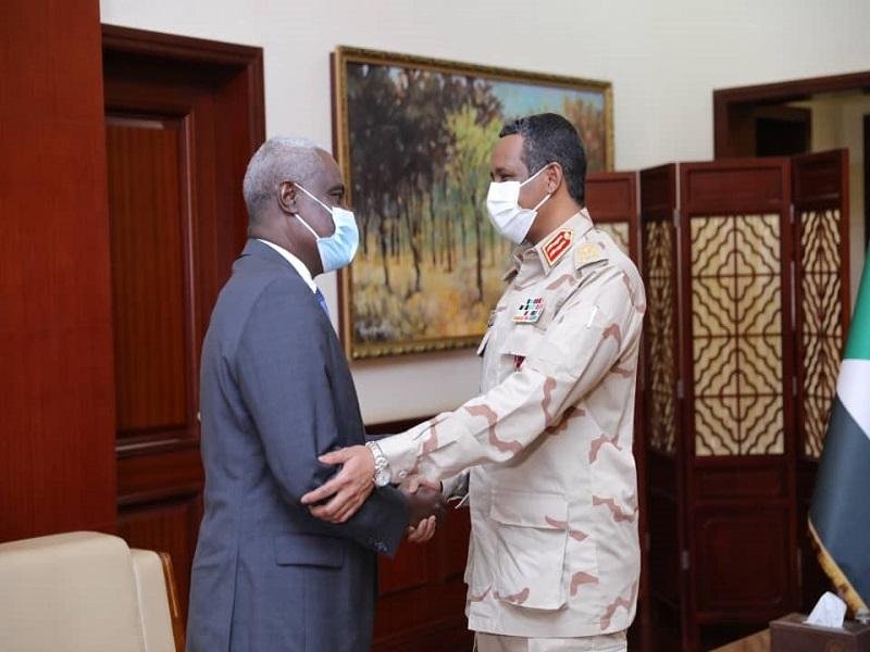 حمدوك يبلغ رئيس مفوضية الاتحاد الافريقي ردا حاسما من السودان بشان سد النهضة