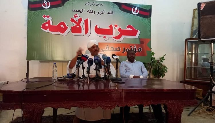 وصف لجنة إزالة التمكين بالحكومة الموازية.. مبارك الفاضل يحدد طريق العبور بالبلاد