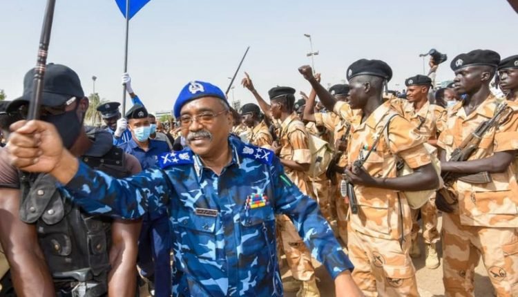 الشرطة تكشف تفاصيل جديدة بشأن هتافات منسوبيها ضد وزير الداخلية