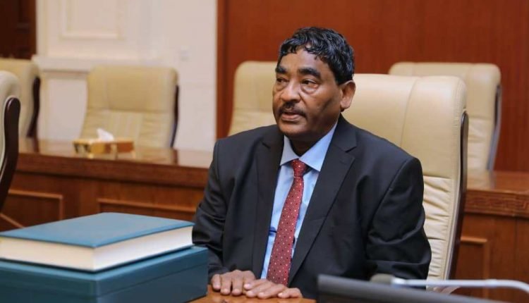 “إبراهيم الشيخ” يحمّل “البرهان” و”حميدتي” مسؤولية فض الاعتصام ويقول: “القوات التي فضت الاعتصام لم تهبط من السماء”