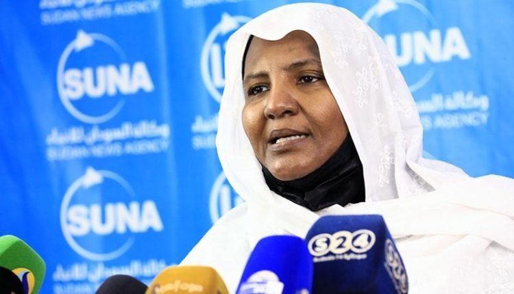 شقيقة وزيرة الخارجية تفتح النار على لجنة ازالة التمكين.. كيزان بوجه جديد
