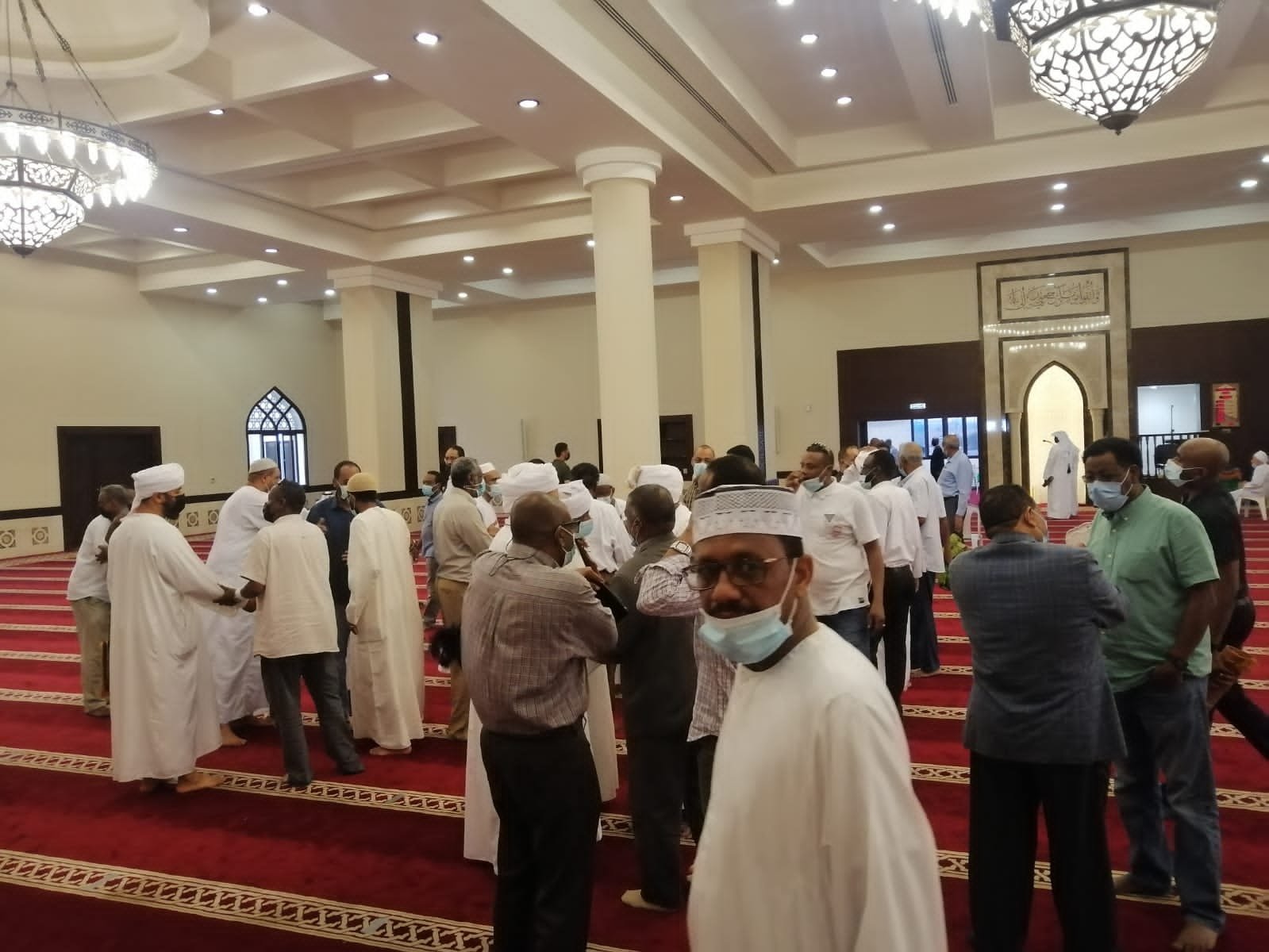 طائرة خاصة من امير قطر لنقل جثمان الشاعر (القدال) الى السودان.. وداع حزين من الجالية السودانية تحديد موعد الاقلاع التشييع(بالصور) طائرة خاصة من امير قطر لنقل جثمان الشاعر (القدال) الى السودان.. وداع حزين من الجالية السودانية تحديد موعد الاقلاع التشييع(بالصور)