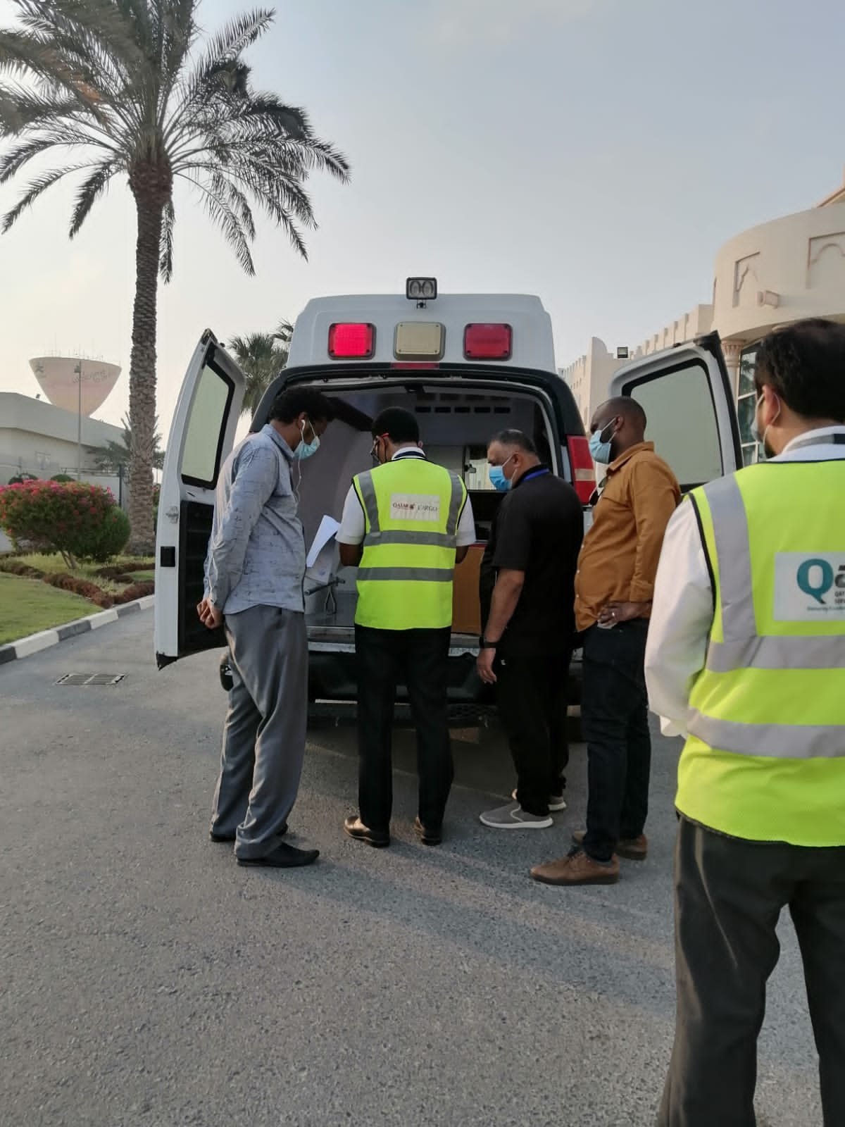 طائرة خاصة من امير قطر لنقل جثمان الشاعر (القدال) الى السودان.. وداع حزين من الجالية السودانية تحديد موعد الاقلاع التشييع(بالصور)
