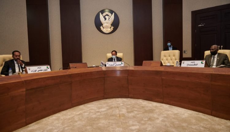 توجيهات من مجلس الوزراء السوداني بشأن برنامج ثمرات وسلعتي ومفوضيتي الانتخابات والدستور وتطورات في حل أزمة مياه بورتسودان وتحوطات الخرطوم للفيضان