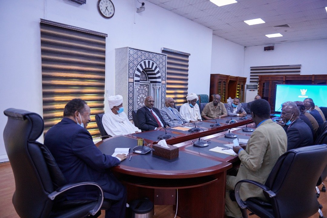 عاجل .. حمدوك يتسلم مذكرة تضمنت مقترحات بشأن الحرية والتغيير (التحالف الحاكم في السودان)