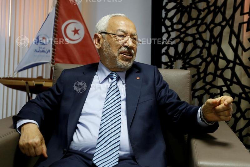 تونس : الرئيس قيس سعيّد يقيل رئيس الحكومة ويجمد البرلمان و الغنوشي يتهمه : بالانقلاب على الدستور والثورة ويدعو التونسيين للخروج الى الشارع تونس : الرئيس قيس سعيّد يقيل رئيس الحكومة ويجمد البرلمان و الغنوشي يتهمه : بالانقلاب على الدستور والثورة ويدعو التونسيين للخروج الى الشارع