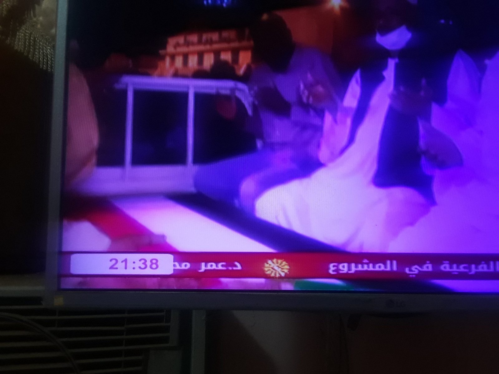 عاجل .. وصول طائرة جثمان (القدال) الى مطار الخرطوم وحمدوك في مقدمة مستقبليه (فيديو)