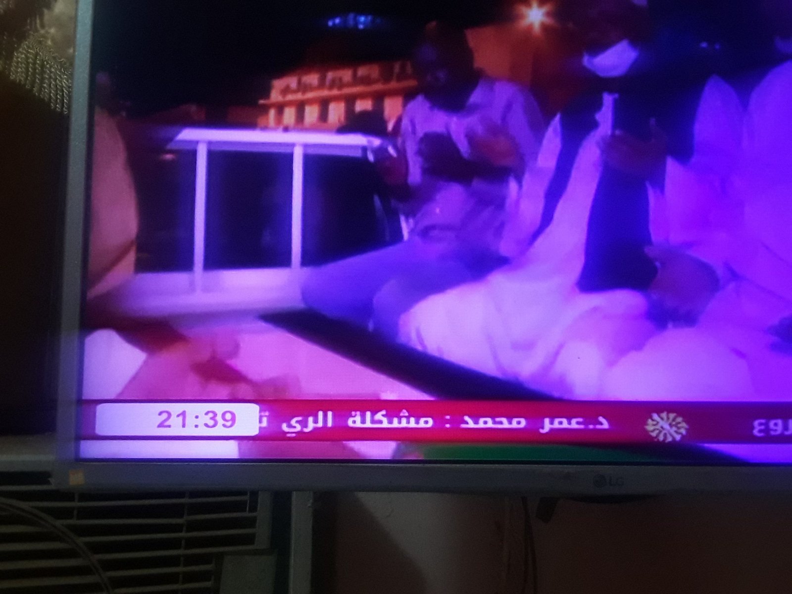 عاجل .. وصول طائرة جثمان (القدال) الى مطار الخرطوم وحمدوك في مقدمة مستقبليه (فيديو)