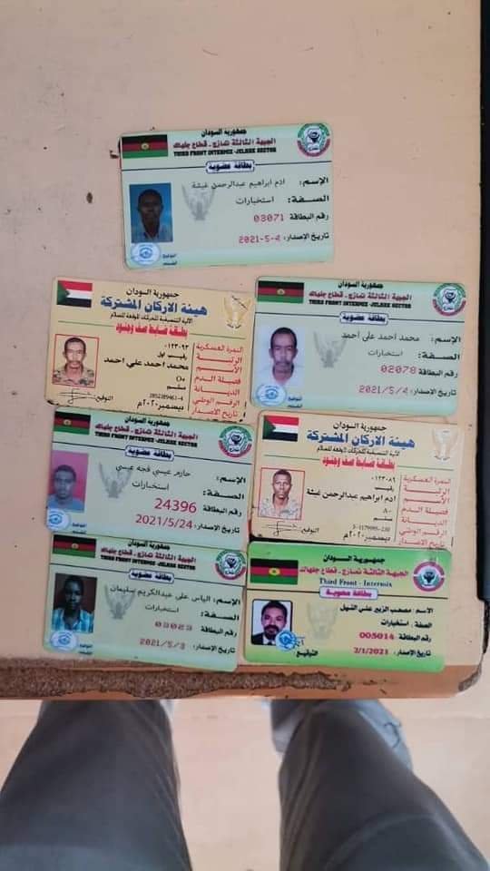 الشرطة توقف شبكة تستغل صفة قوات نظامية (استخبارات وحركة مسلحة) تقيم نقاط ارتكاز ليلية بشارع الستين بالخرطوم لابتزاز ونهب المواطنين