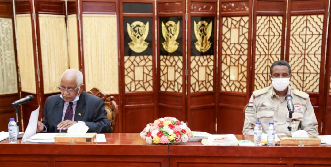 عاجل .. قرارات في اجتماع برئاسة حميدتي بتغيير مسارات باتفاق السلام واعتماد مسمى قوة حفظ الأمن في دارفور عاجل .. قرارات في اجتماع برئاسة حميدتي بتغيير مسارات باتفاق السلام واعتماد مسمى قوة حفظ الأمن في دارفور