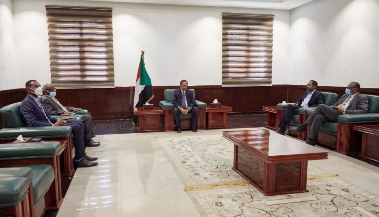 توجيهات من حمدوك لمحافظ بنك السودان بشأن إصلاح القطاع المصرفي والدين الخارجي