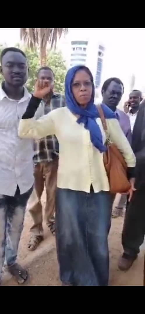 موظفة تواجه عقوبات قاسية بسبب فضح فساد بهيئة مياه الخرطوم بالمستندات وتطالب لجنة ازالة التمكين بالتدخل