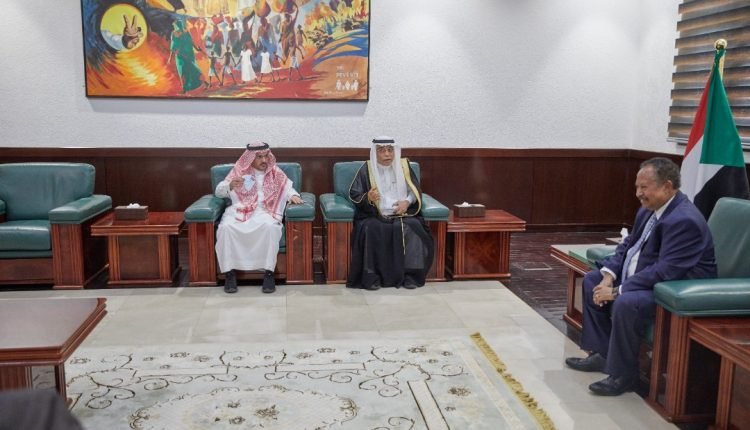 حمدوك يتلقى دعوة رسمية من بن سلمان لزيارة السعودية لهذا السبب