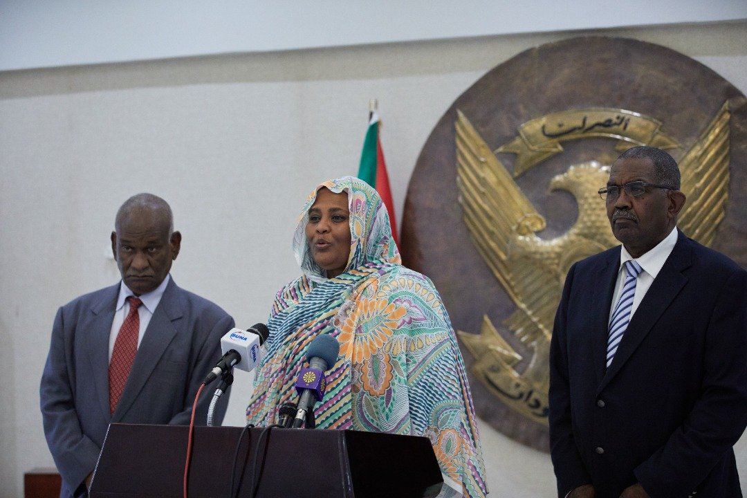 كشف تفاصيل دقيقة عن زيارة حمدوك إلى جوبا واتفاقيات على 10قضايا مع رئيس جنوب السودان (سلفاكير) كشف تفاصيل دقيقة عن زيارة حمدوك إلى جوبا واتفاقيات على 10قضايا مع رئيس جنوب السودان (سلفاكير)