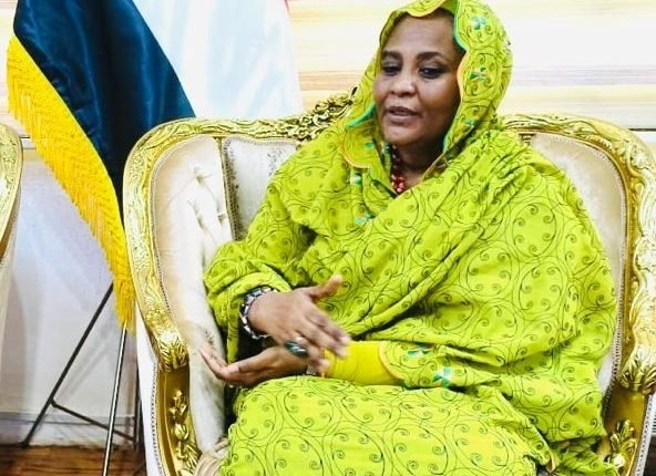 وزيرة الخارجية السودانية تغادر إلى الجزائر