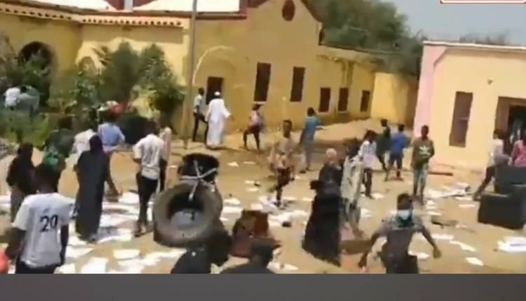 مظاهرات واعمال عنف بوسط دارفور والسلطات تحظر التجوال