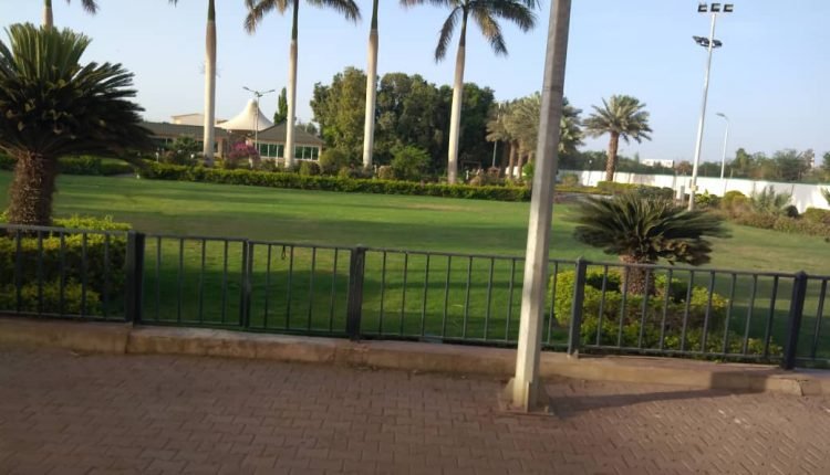 قوة مُدجّجة بالسلاح تطرد الشرطة وتحتلّ مزارع استردتها لجنة ازالة التمكين من قيادات بالنظام السابق