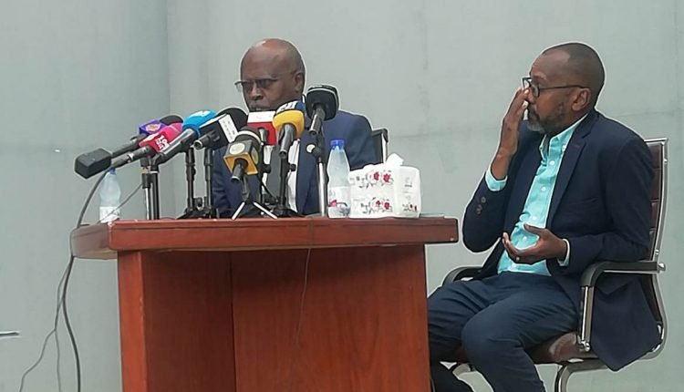 وزير الطاقة يلمح لزيادة في تعرفة الكهرباء ويعلن ارقام متناقضة وانقطاع التيار اثناء حديثه في منتدى صحفي