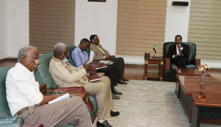 السودان .. المالية تعلن الالتزام بسداد فروقات علاوات وبدلات المعلمين