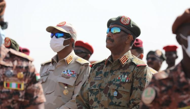 تجمع المهنيين السودانيين يدفع بمطالب خطيرة بشأن الشراكة بين العسكريين والمدنيين والحرية والتغيير ترد على اتهامات البرهان حميدتي.. تخليص السودان من بقايا الطغاة