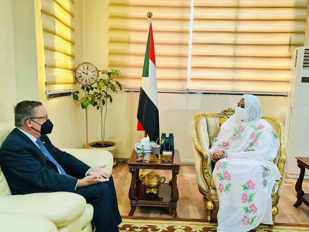 مسؤولون امريكيون في الخرطوم .. تحذير من تكرار المحاولات الانقلابية في توقف دعم الكونغرس للسودان ودعوات ومطالب عاجلة.. تفاصيل تحركات لاحتواء فشل الانتقال