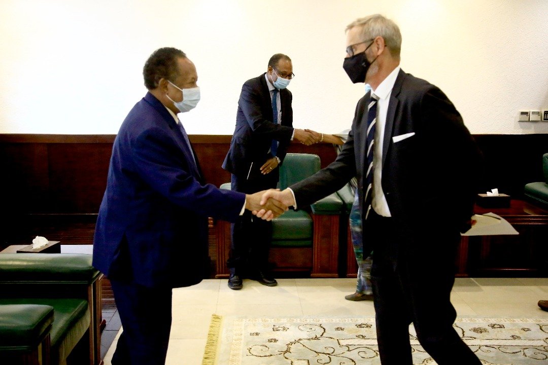 مسؤولون امريكيون في الخرطوم .. تحذير من تكرار المحاولات الانقلابية في توقف دعم الكونغرس للسودان ودعوات ومطالب عاجلة.. تفاصيل تحركات لاحتواء فشل الانتقال