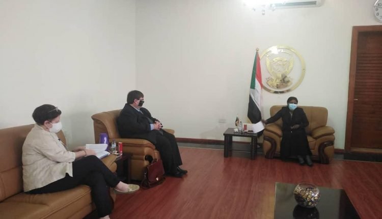مسؤول أمريكي يجري لقاءات في الخرطوم ويعلن موقف بلاده من التحول الديمقراطي ومسار الانتقال