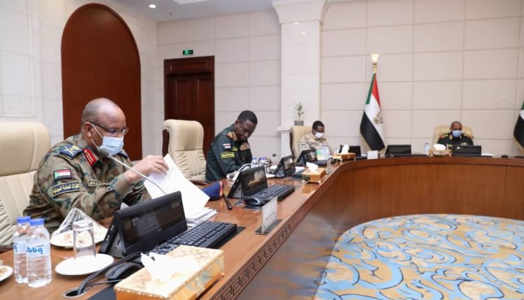 السودان يتحفظ على تقرير اممي ويرفض الوصاية عليه.. تفاصيل اجتماع طارئ لمجلس الأمن والدفاع برئاسة البرهان