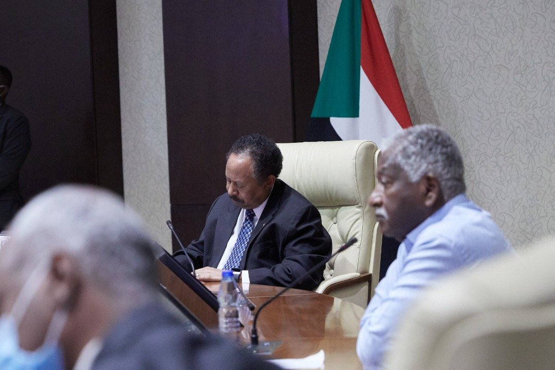 بعد اعتصامهم جوار مجلس الوزراء لأيام.. حمدوك يوجه بحل لجنة معالجة مصابي الثورة وتكوين لجنة جديدة ويعتزم انشاء مفوضية ويعترف بخلل كبير