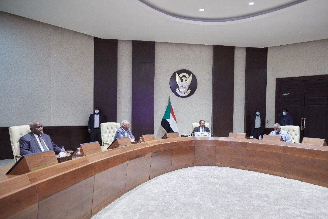 بعد اعتصامهم جوار مجلس الوزراء لأيام.. حمدوك يوجه بحل لجنة معالجة مصابي الثورة وتكوين لجنة جديدة ويعتزم انشاء مفوضية ويعترف بخلل كبير