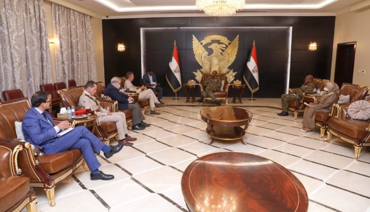 تفاصيل لقاء بين البرهان وسفير بريطانيا لمناقشة الازمة في السودان ومسؤولة رفيعة من المملكة المتحدة تصل الخرطوم الأربعاء