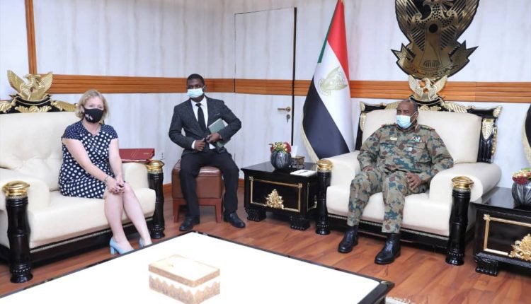 بريطانيا تعرض على البرهان التعاون العسكري مع السودان والعون في المحكمة الجنائية الدولية و دخول الاستثمارات