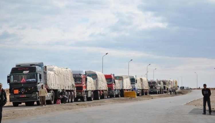 معبر أشيكت الحدودي يستقبل كميات ضخمة من الدقيق التجاري