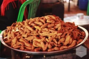 بالصورة.. وجبات دسمة في اعتصام القصر الجمهوري ومواكب ضخمة من الولايات اليوم