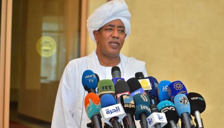 عاجل التوم هجو: الحكومة الفاشلة يجب ان تذهب غير مأسوف عليها والمؤتمر السوداني يشبه المؤتمر الوطني وسوف نفجر قنابل وسنسير مسيرة ونعتصم لان ممتلكات الشعب السوداني يجب الا توظف لحزب او تيار ويفتح النار على لجنة ازالة التمكين