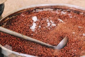 بالصورة.. وجبات دسمة في اعتصام القصر الجمهوري ومواكب ضخمة من الولايات اليوم