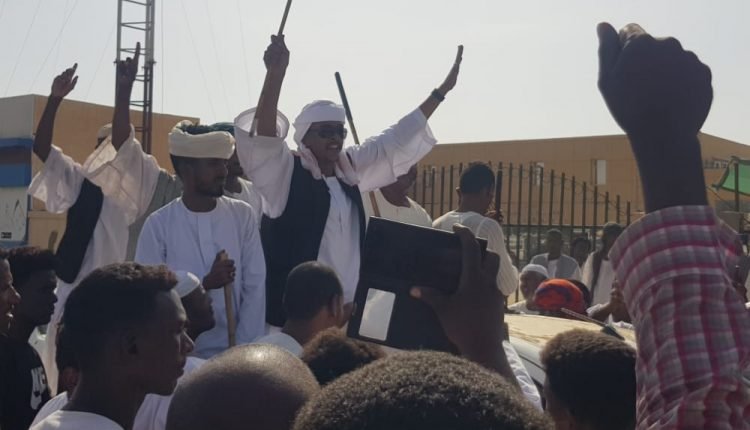 مجلس شوري قبائل نهر النيل يمهل حكومة المركز خمسة أيام لإقالة أمنة المكي