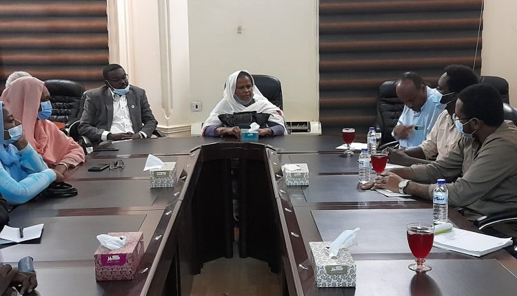 جامعة الخرطوم تحقق في اقتحام متفلتين لداخلية طالبات “الطب”