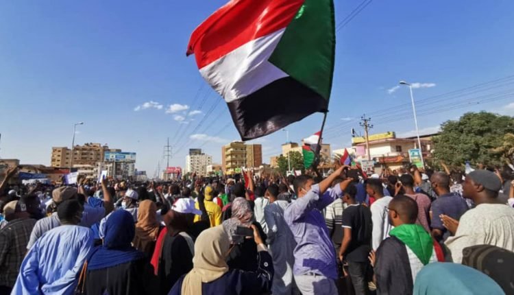 لجنة أطباء السودان تعلن عن ارتقاء روح شهيد أصيب في موكب ليلة توقيع الاتفاق السياسي
