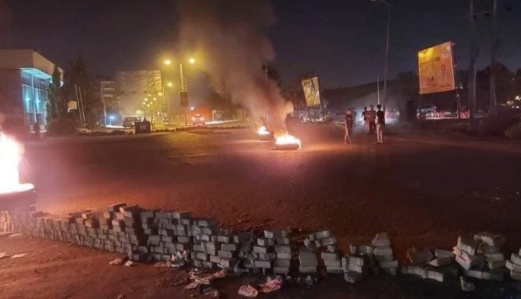 رفض واسع من قوى سياسية لقرار البرهان تشكيل مجلس سيادة جديد ومظاهرات في شوارع الخرطوم وقلق اممي كبير