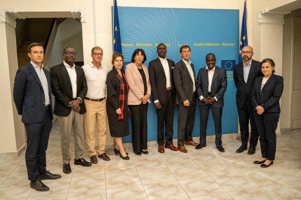 عاجل .. اتفاق مع العسكريين على عودة حمدوك رئيسا للوزراء والاتحاد الأوروبي يكشف تفاصيل جديدة