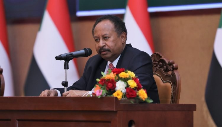 عاجل : حمدوك يحذر في بيان : نواجه تراجعاً كبيراً في مسيرةِ ثورتنا يهدد أمن البلاد ويُنذرُ بالانزلاق نحو هاويةٍ لا تبقي وطنا