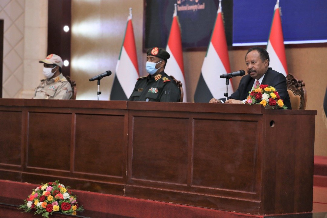 السودان : التفاصيل الكاملة للتوقيع على الاتفاق السياسي بين البرهان وحمدوك (صور)