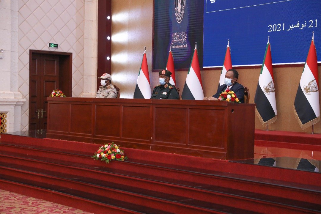 السودان : التفاصيل الكاملة للتوقيع على الاتفاق السياسي بين البرهان وحمدوك (صور)