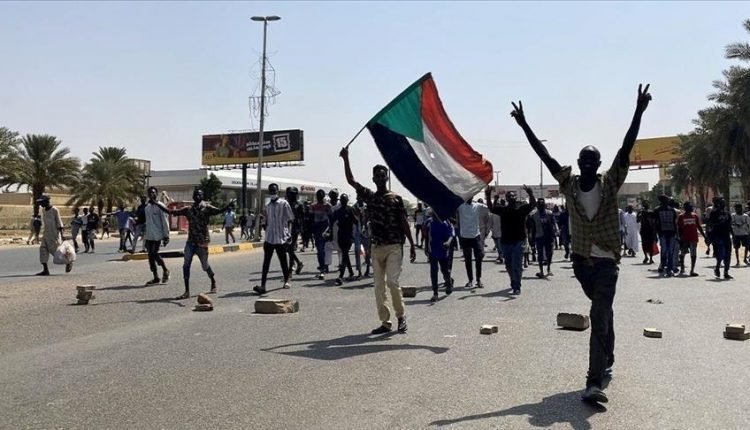 بيان دولي بشأن تشكيل الجيش مجلس سيادة جديد وغياب قادة الجبهة الثورية عن القسم لهذا السبب .. انتهاك للوثيقة الدستورية ورهن الدعم للسودان ودعوات لتجنب العنف