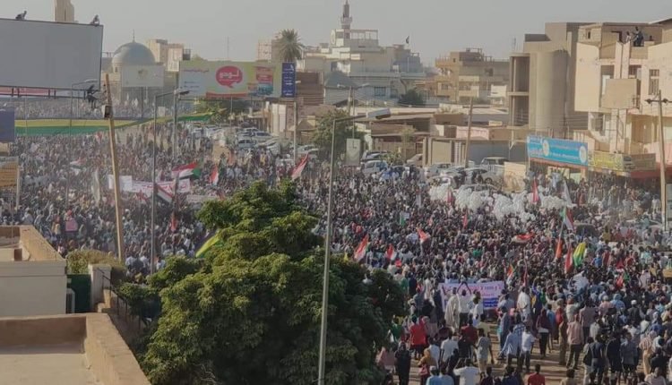 لجنة أطباء السودان تكشف إحصائيات وتفاصيل إصابات المتظاهرين بعبوات الغاز المسيل للدموع في مليونية 13 ديسمبر