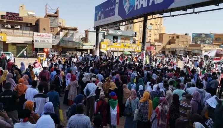 لجنة أطباء السودان تعلن حصيلة جديدة لقتلى المظاهرات .. قتيل برصاصة في العنق