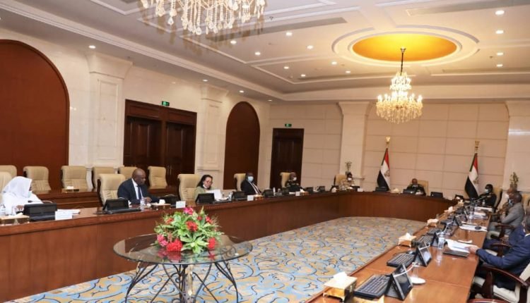 مجلس السيادة يحذر : السودان يمر بمرحلة انتقالية حساسة ويجب عدم التفريط في الأمن